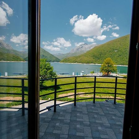 Piva Lake 普卢日内 外观 照片